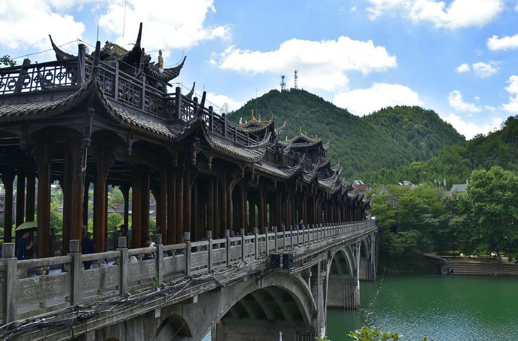 怪物大入侵中文版